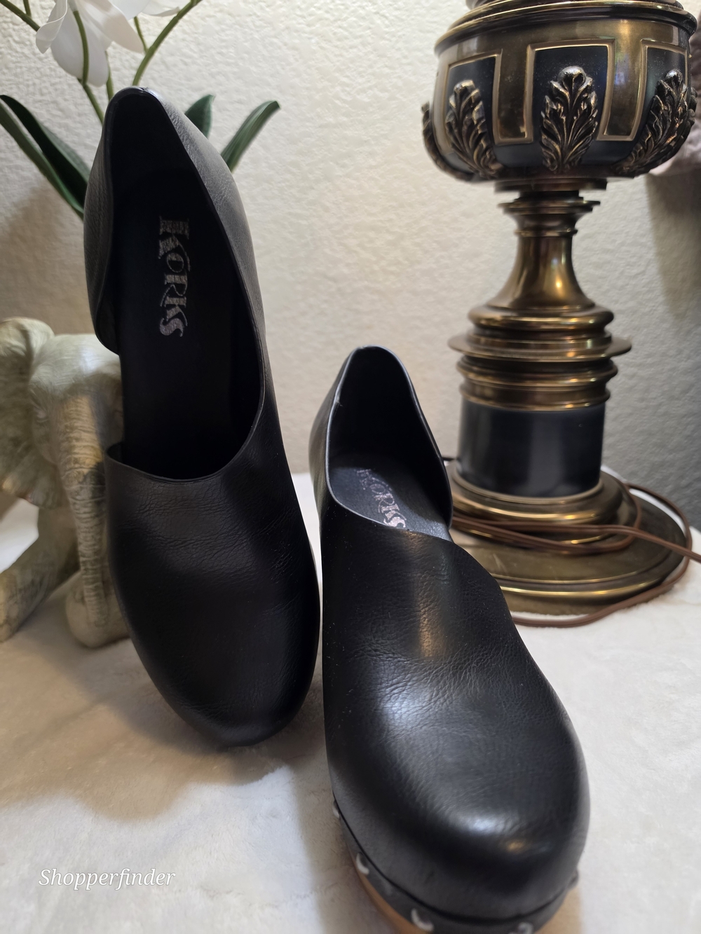 Korks Women's Black Leather Platform Clog Mule Round Toe Slip On Studded 8